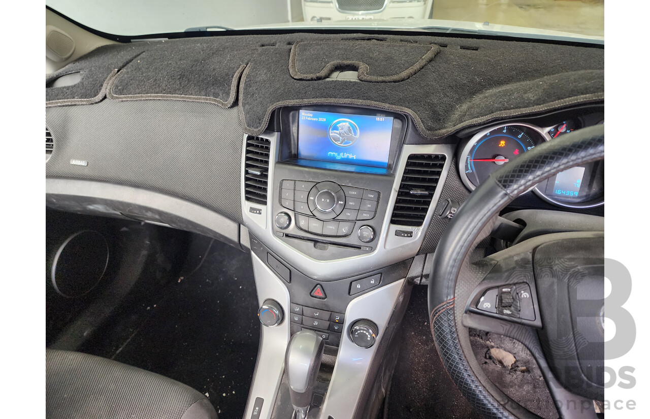 9/2014 Holden Cruze Equipe JH MY14 5d Hatchback White 1.8L