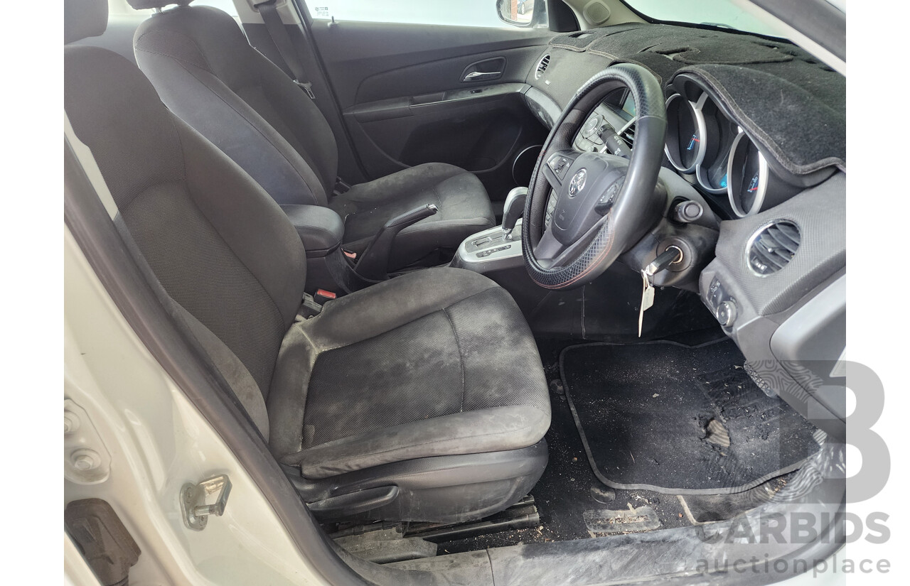 9/2014 Holden Cruze Equipe JH MY14 5d Hatchback White 1.8L