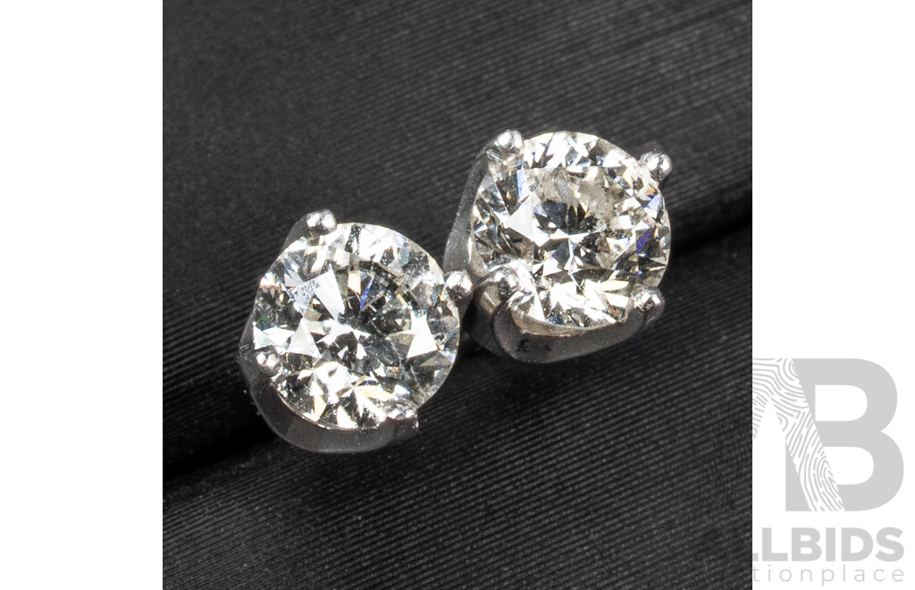 18ct White Gold Diamond Earrings Pair - 1.7gms
