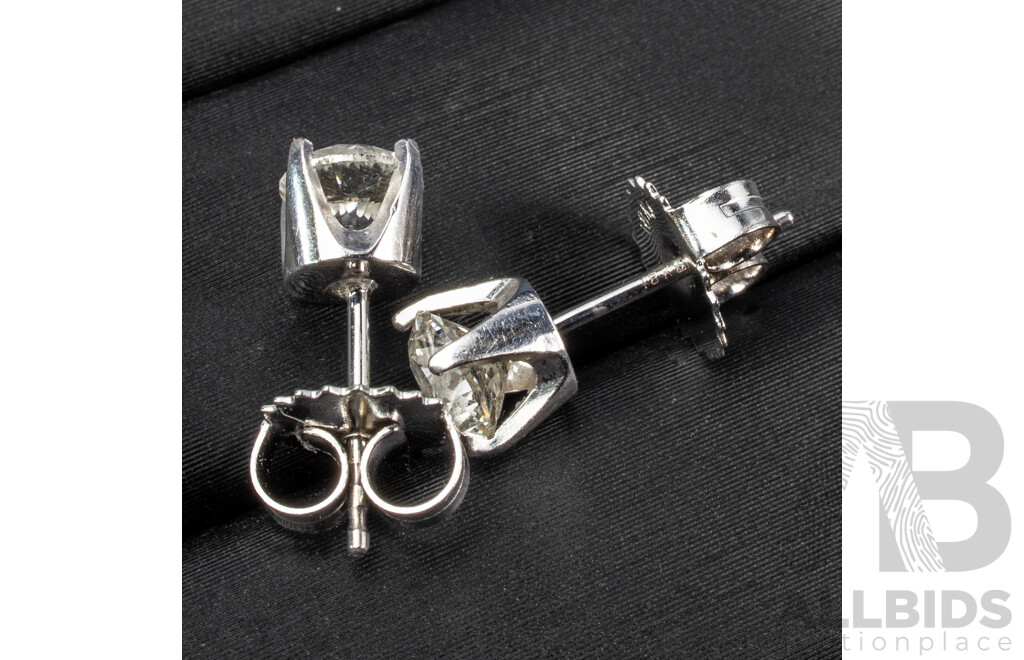 18ct White Gold Diamond Earrings Pair - 1.7gms