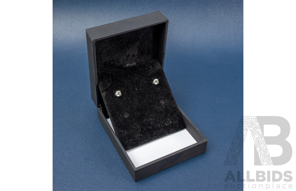 18ct White Gold Diamond Earrings Pair - 1.7gms