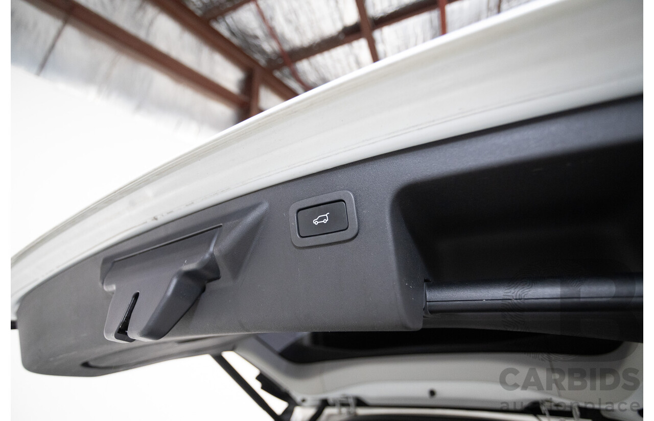 8/2015 Land Rover Discovery Sport TD4 SE LC 4d Wagon Fuji White Turbo Diesel 2.2L