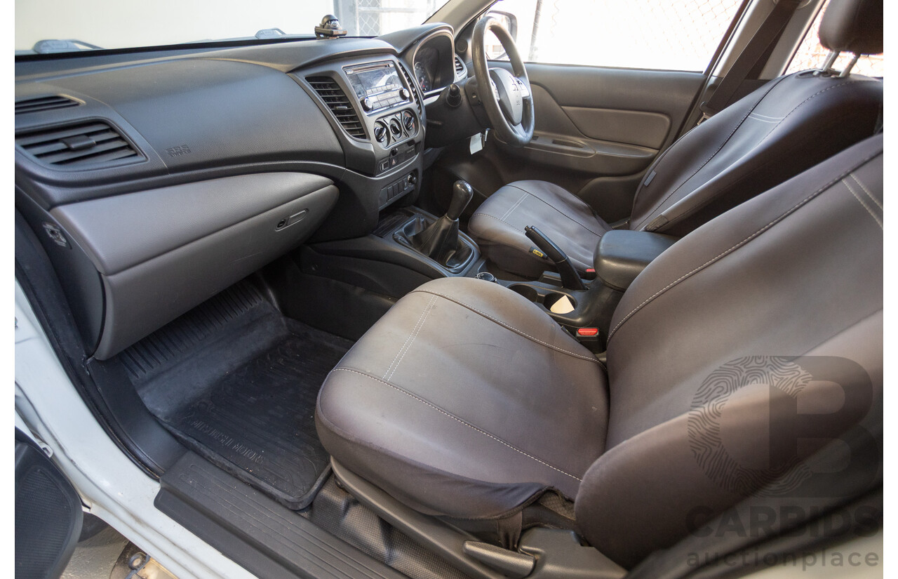 10/2016 Mitsubishi Triton GLX (4x4) MQ MY16 Dual Cab Utility Solid White Turbo Diesel 2.4L