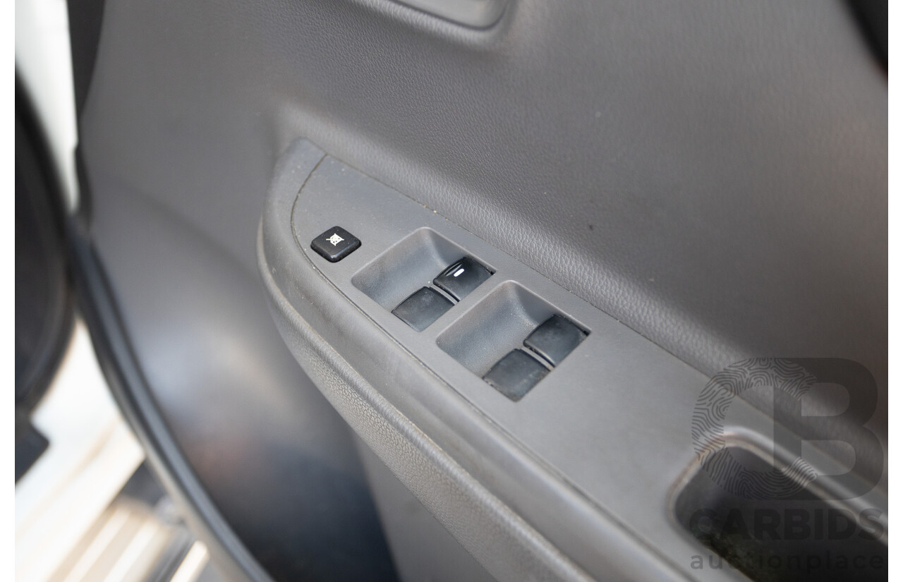 10/2016 Mitsubishi Triton GLX (4x4) MQ MY16 Dual Cab Utility Solid White Turbo Diesel 2.4L