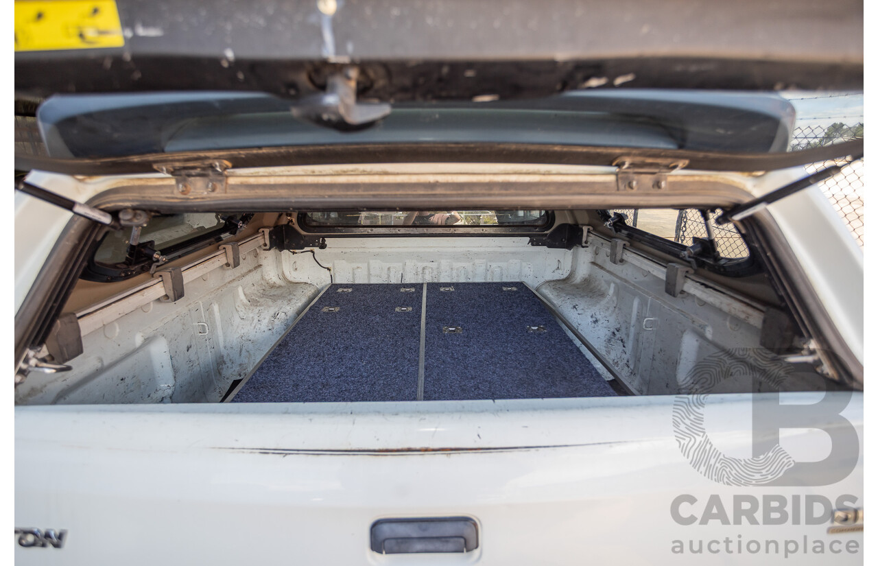 10/2016 Mitsubishi Triton GLX (4x4) MQ MY16 Dual Cab Utility Solid White Turbo Diesel 2.4L