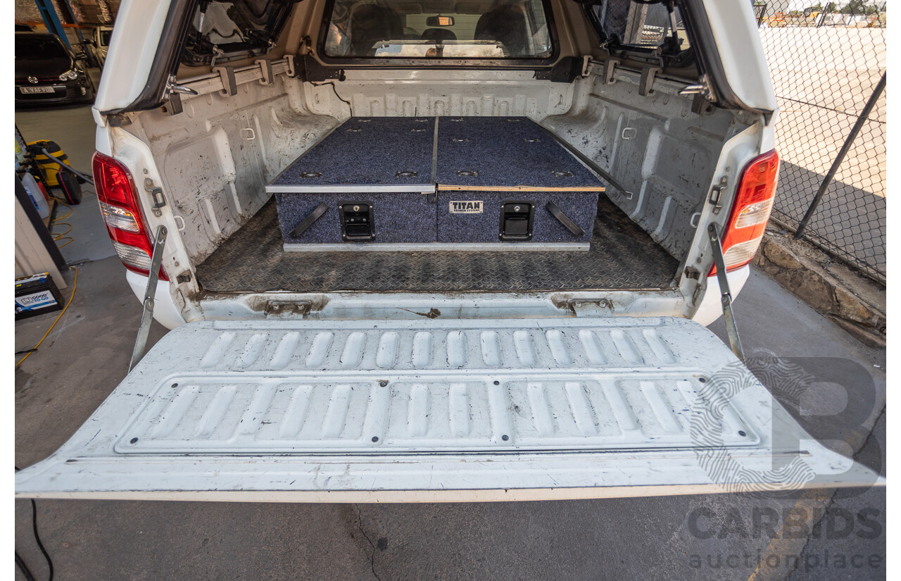 10/2016 Mitsubishi Triton GLX (4x4) MQ MY16 Dual Cab Utility Solid White Turbo Diesel 2.4L