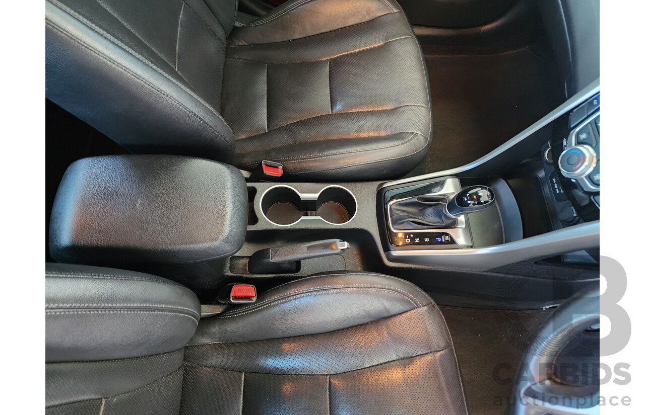 2/2014 Hyundai i30 Trophy GD MY14 5d Hatchback White 1.8L