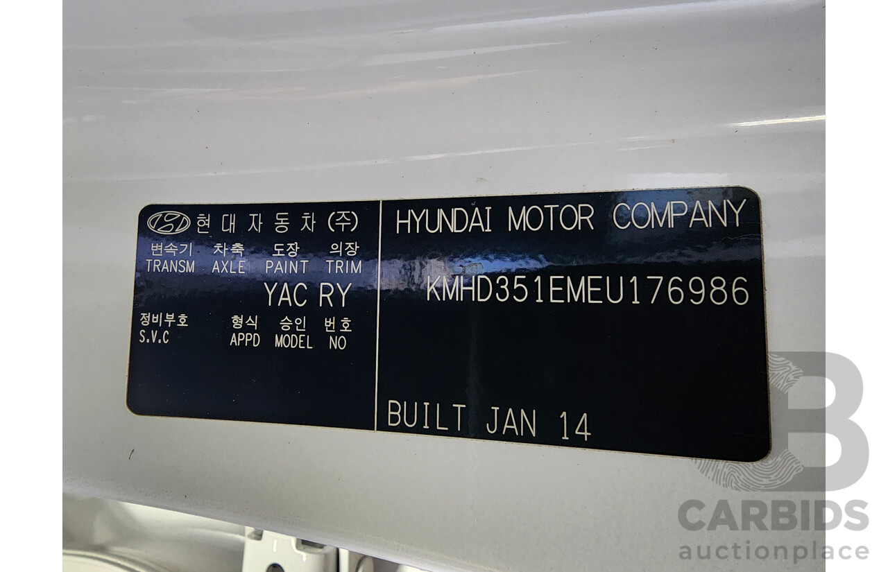 2/2014 Hyundai i30 Trophy GD MY14 5d Hatchback White 1.8L