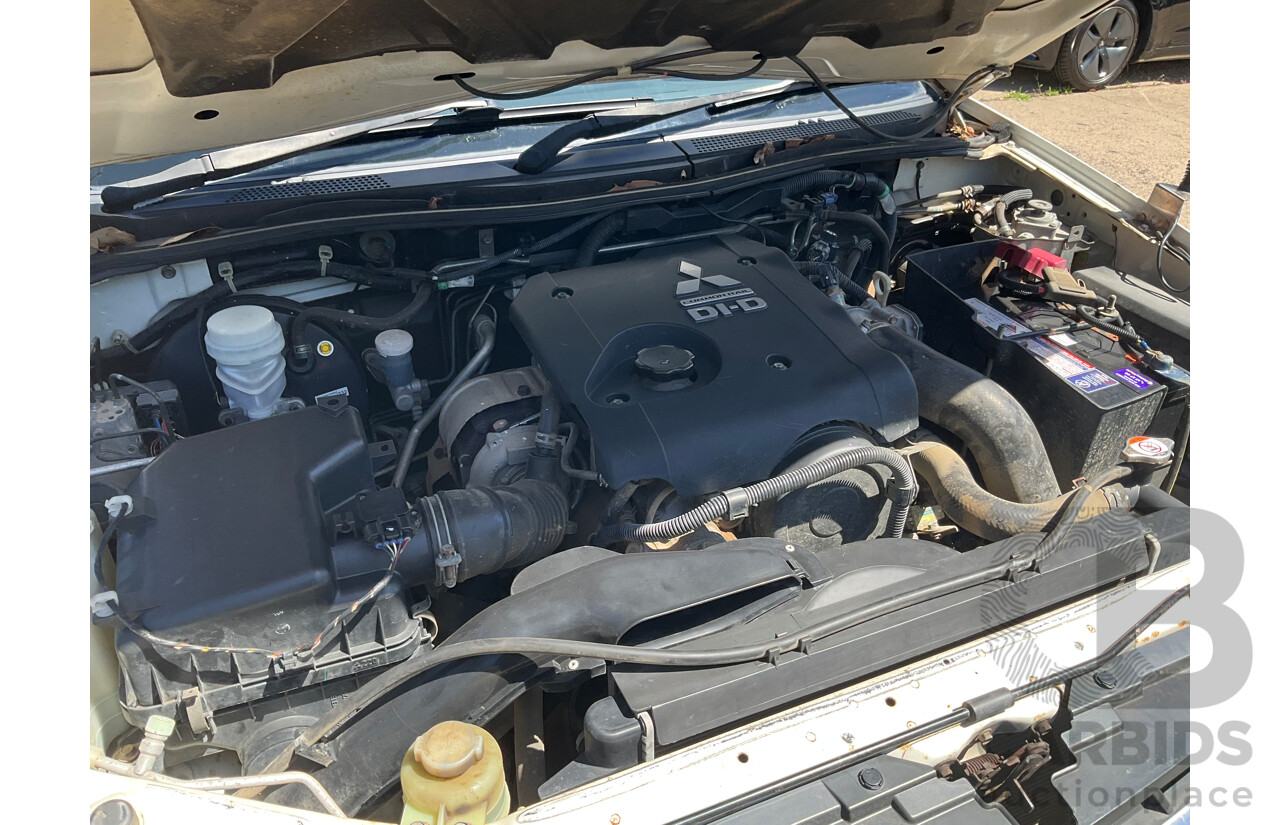 1/2012 Mitsubishi Triton GLX (4x4) MN MY12 Double Cab Utility Solid White Diesel Turbo 2.5L