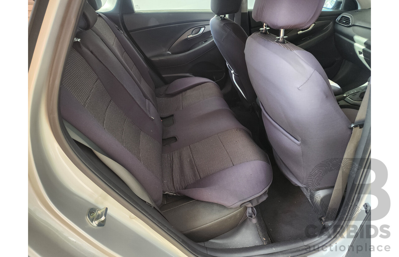 9/2017 Hyundai i30 Active PD MY17 5d Hatchback Silver 1.8L