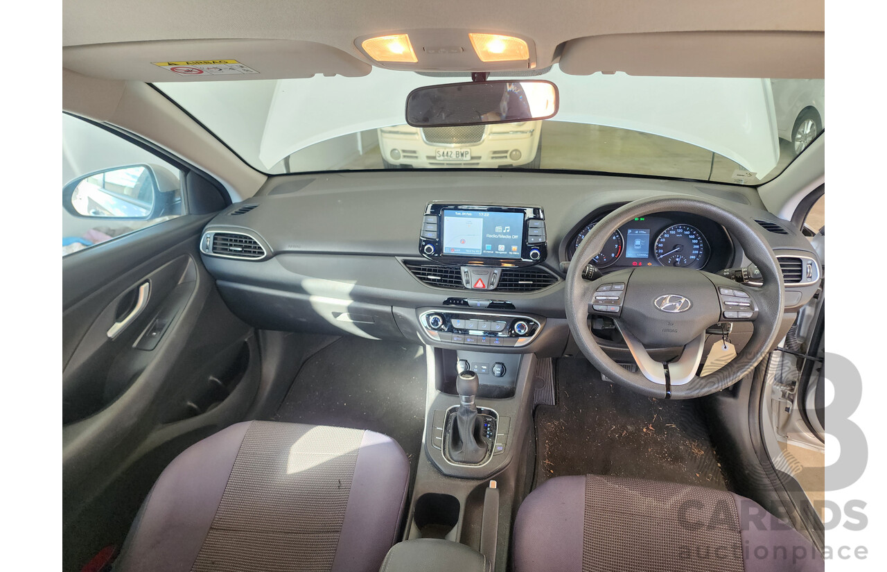 9/2017 Hyundai i30 Active PD MY17 5d Hatchback Silver 1.8L