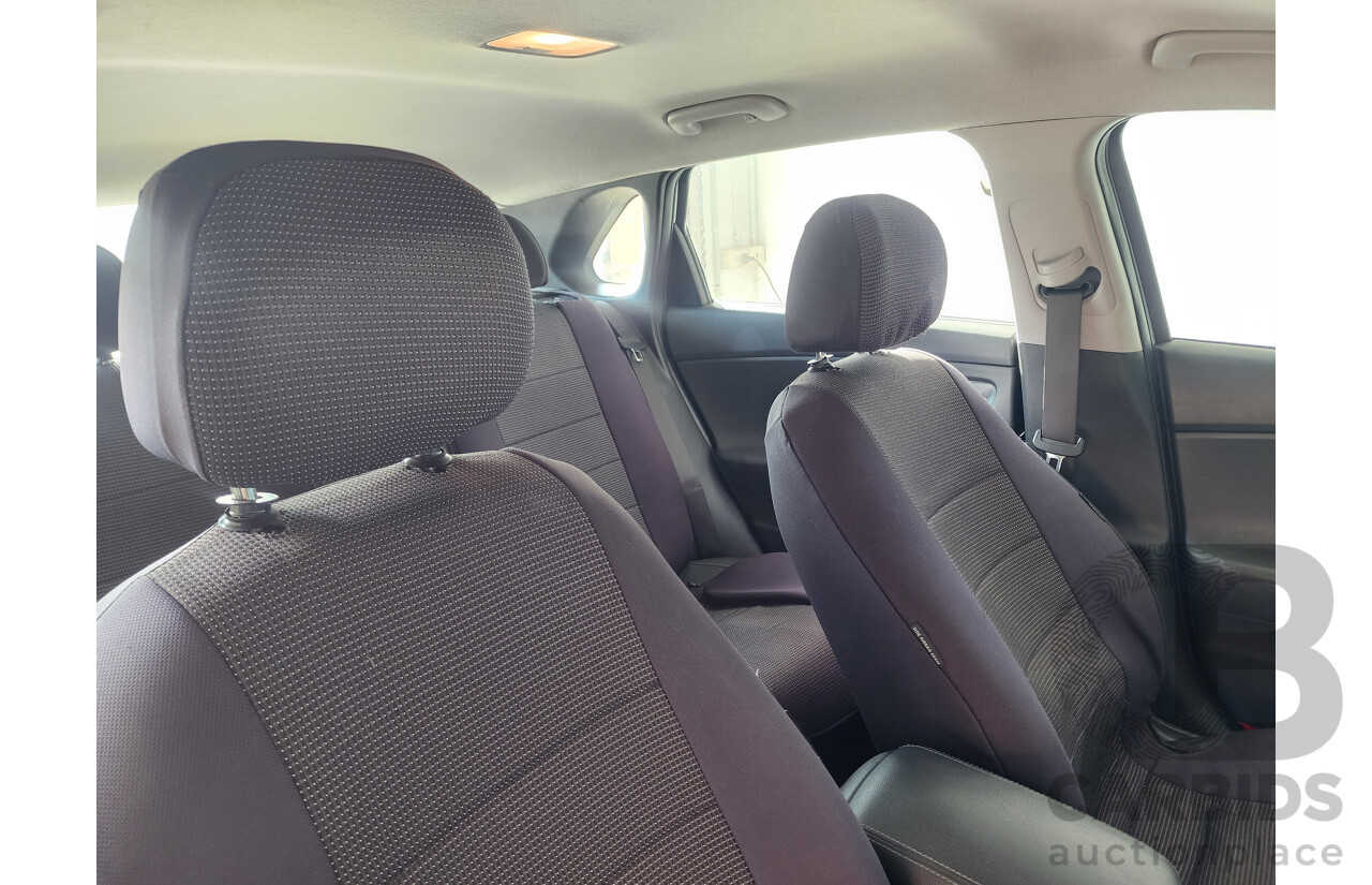 9/2017 Hyundai i30 Active PD MY17 5d Hatchback Silver 1.8L