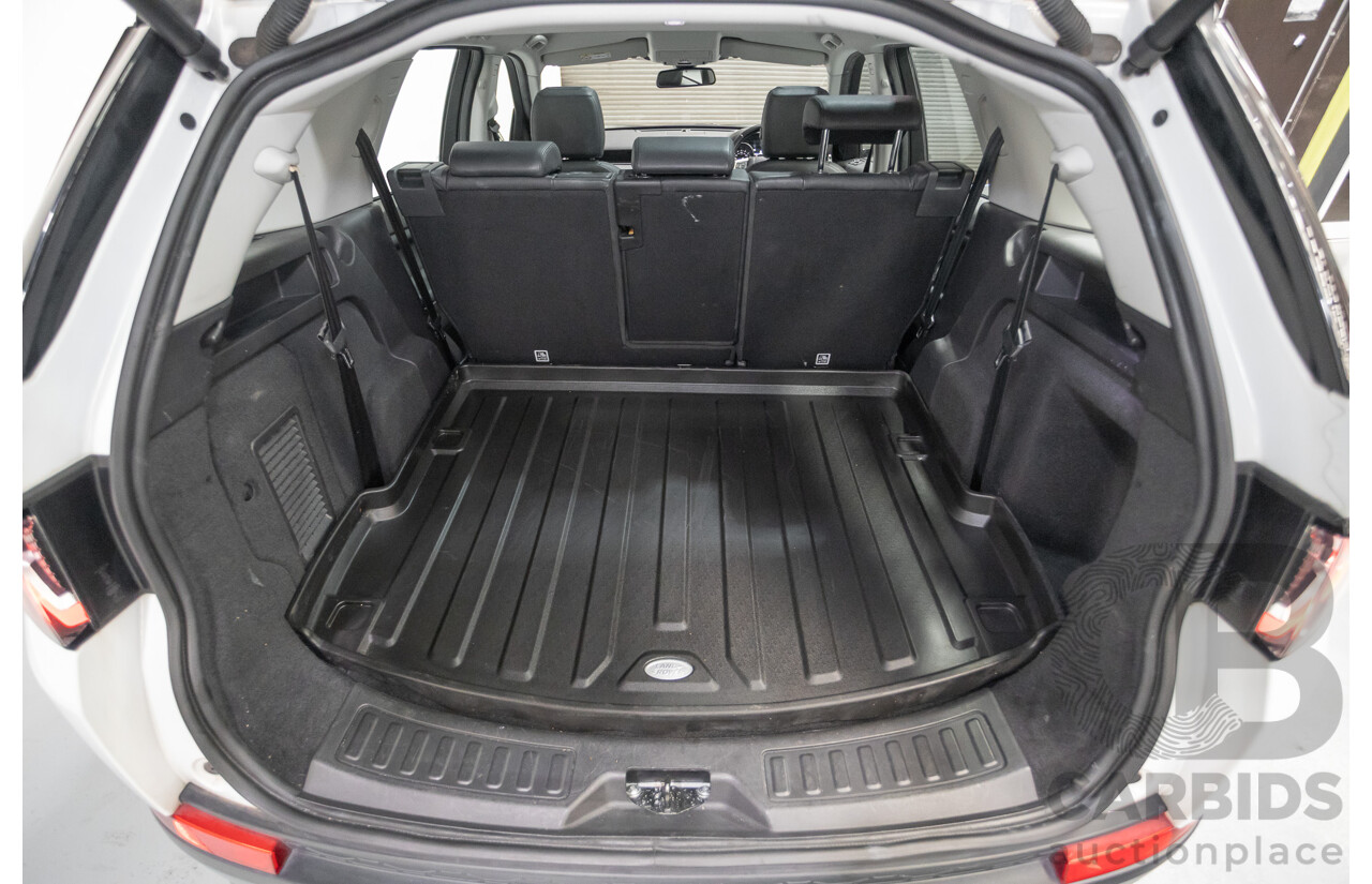 11/2017 Land Rover Discovery Sport TD4 (132kW) HSE (AWD) L550 MY18 4D Wagon Polaris White Turbo Diesel 2.0L - 7 Seats