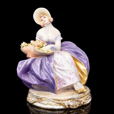 Vintage Italian Porcelain Figure of a Seated Lady by Guido Cacciapuoti
