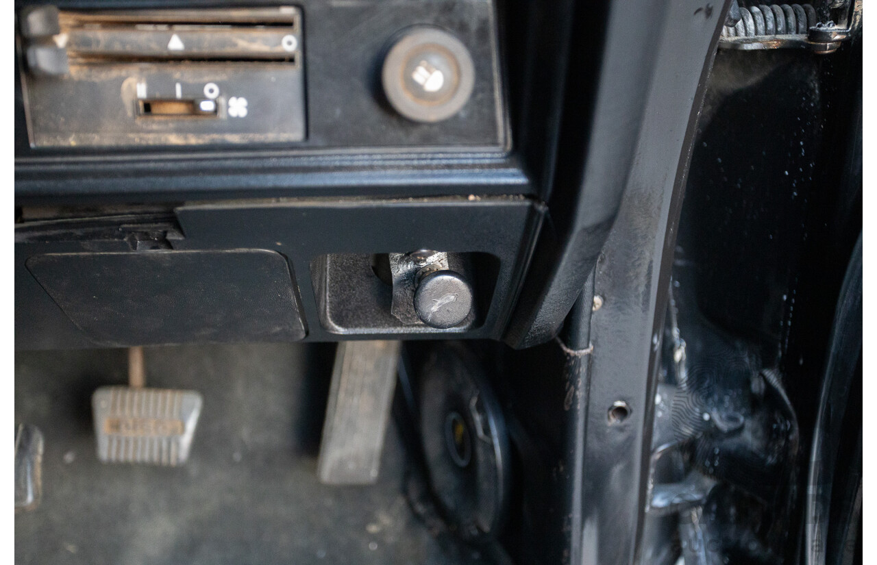 6/1981 Holden WB One Tonner 2d Trayback Utility Black V8 4.2L