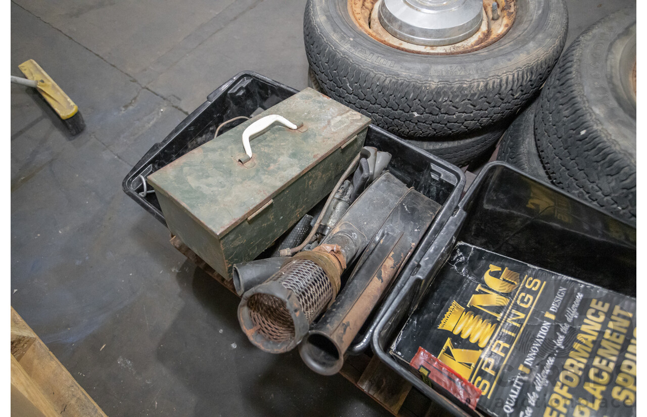 01/1966 Holden HD Special 4d Sedan Taralga Fawn / Fowlers Ivory 202ci Red Motor 3.3L