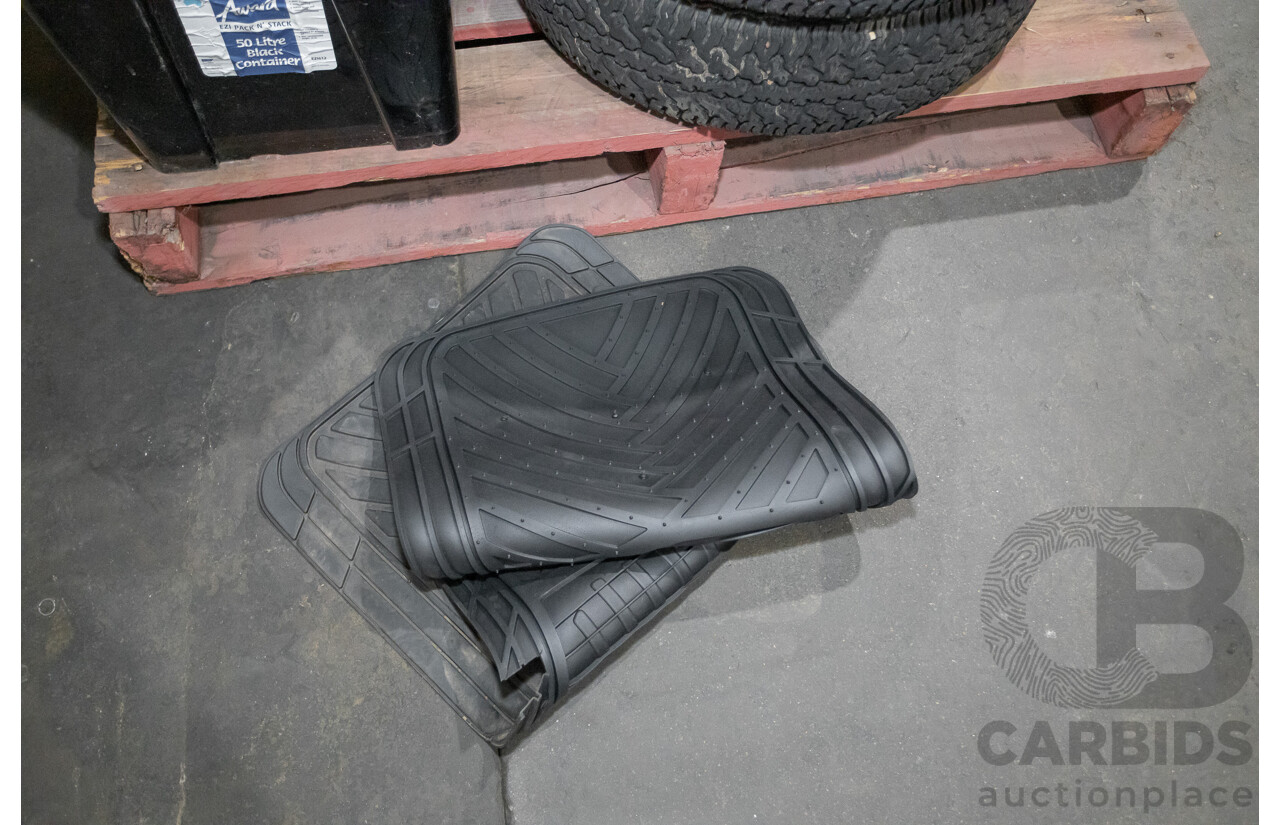 01/1966 Holden HD Special 4d Sedan Taralga Fawn / Fowlers Ivory 202ci Red Motor 3.3L