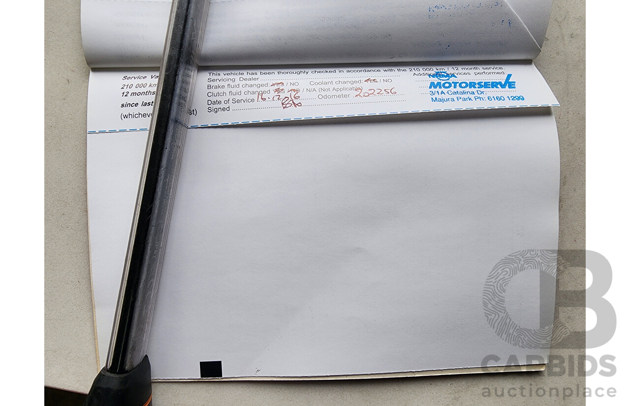 5/2006 Holden Adventra CX6 VZ MY06 4d Wagon Black 3.6L