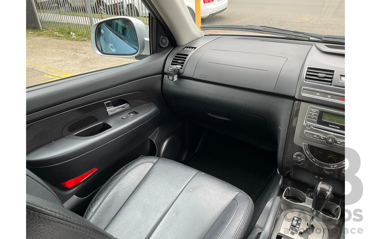 6/2015 Ssangyong Rexton SX (4x4) Y200 MY15 4d Wagon Moondust Silver Metallic Turbo Diesel 2.0L