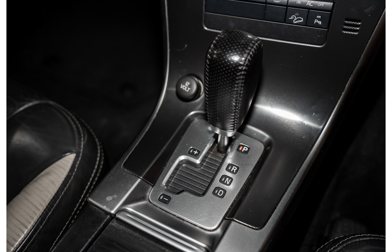 11/2010 Volvo XC60 D5 R-Design DZ MY11 4d Wagon Ice White Twin Turbo Diesel 2.4L