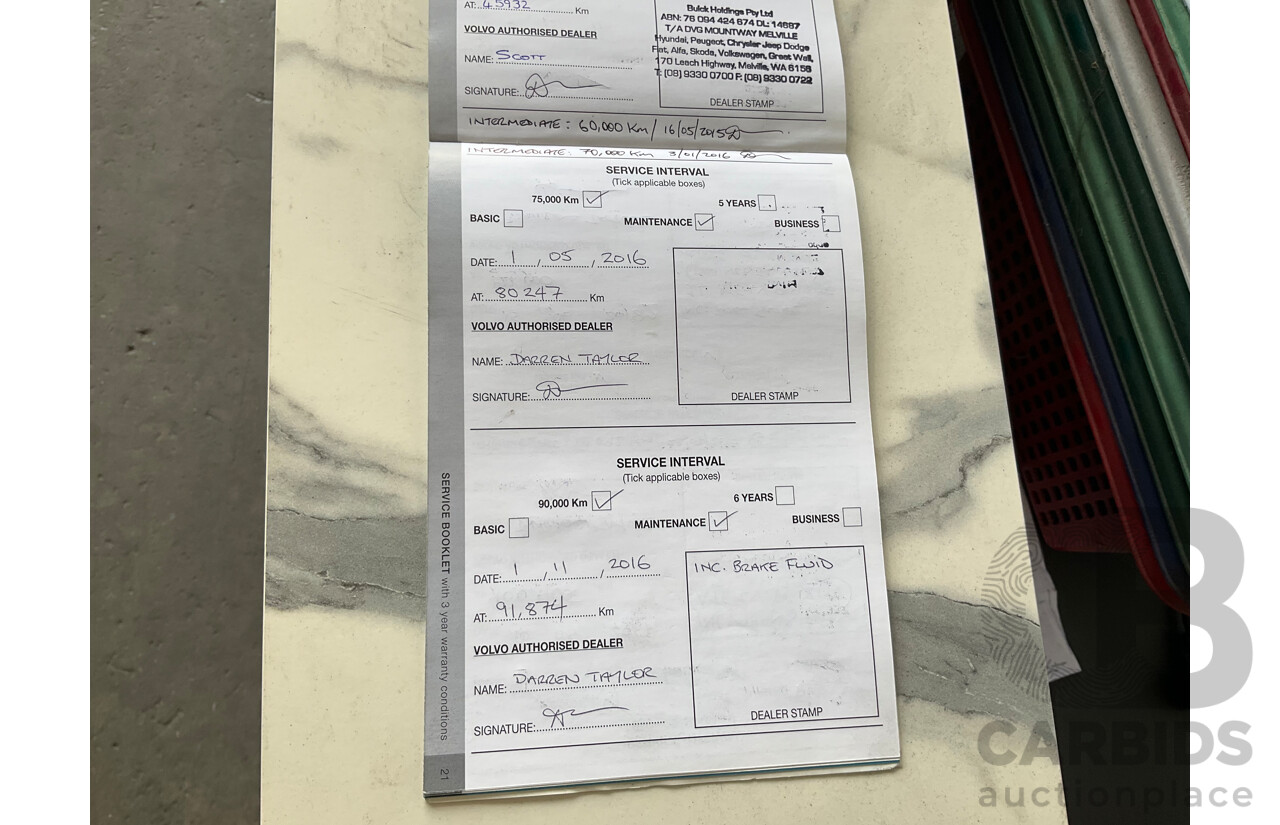 11/2010 Volvo XC60 D5 R-Design DZ MY11 4d Wagon Ice White Twin Turbo Diesel 2.4L