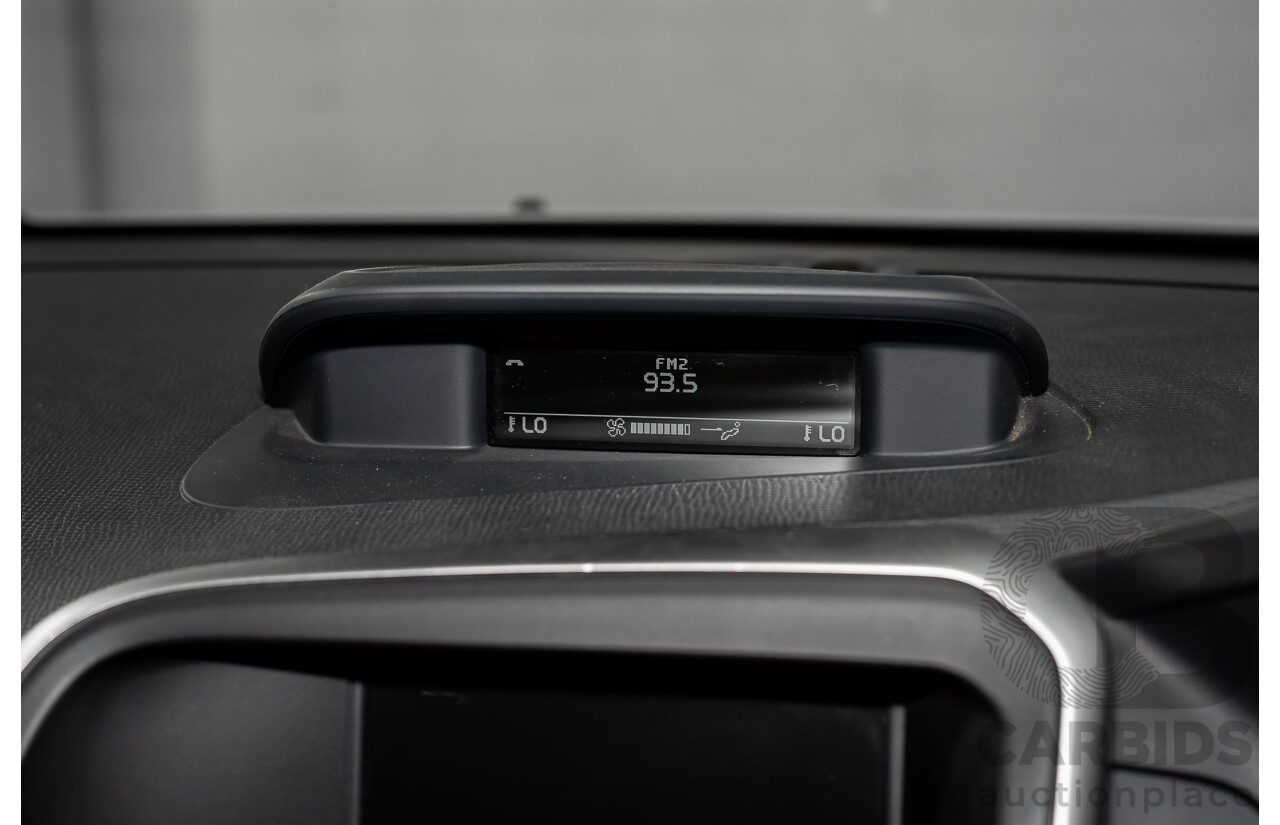 11/2010 Volvo XC60 D5 R-Design DZ MY11 4d Wagon Ice White Twin Turbo Diesel 2.4L