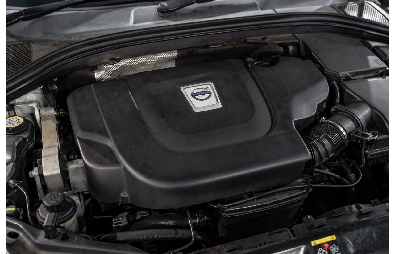 11/2010 Volvo XC60 D5 R-Design DZ MY11 4d Wagon Ice White Twin Turbo Diesel 2.4L