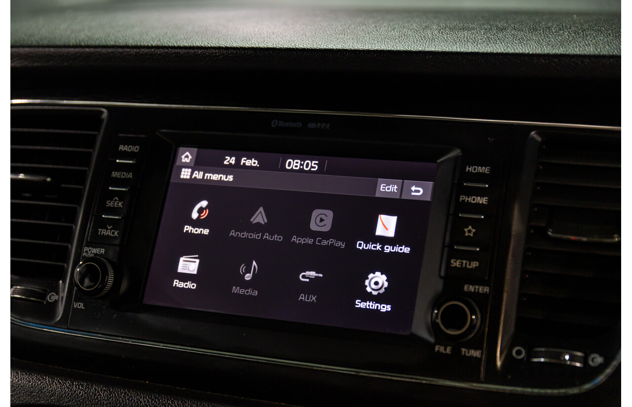 05/2018 Kia Carnival S (FWD) YP PE MY19 4d Wagon Clear White V6 3.3L