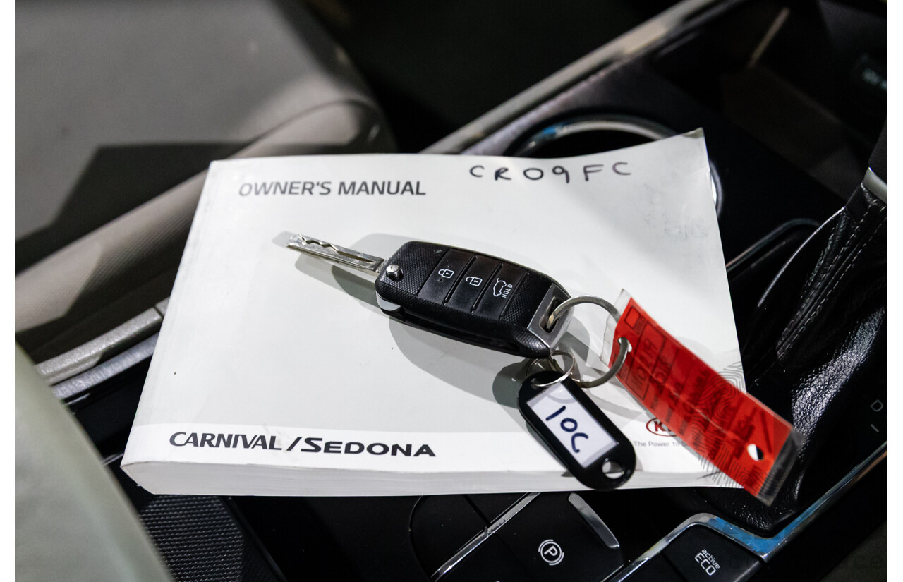 05/2018 Kia Carnival S (FWD) YP PE MY19 4d Wagon Clear White V6 3.3L