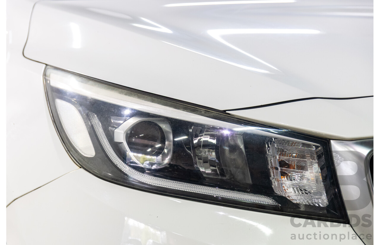 05/2018 Kia Carnival S (FWD) YP PE MY19 4d Wagon Clear White V6 3.3L