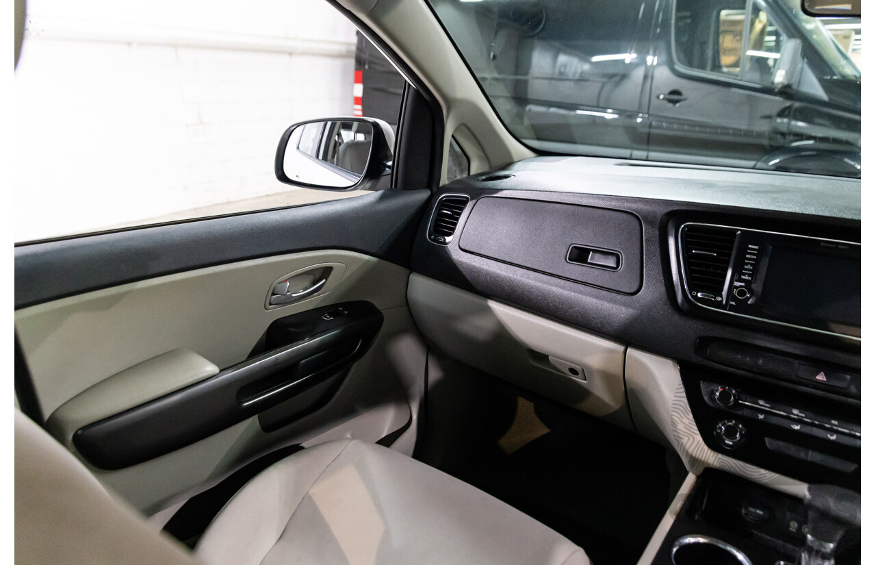 05/2018 Kia Carnival S (FWD) YP PE MY19 4d Wagon Clear White V6 3.3L