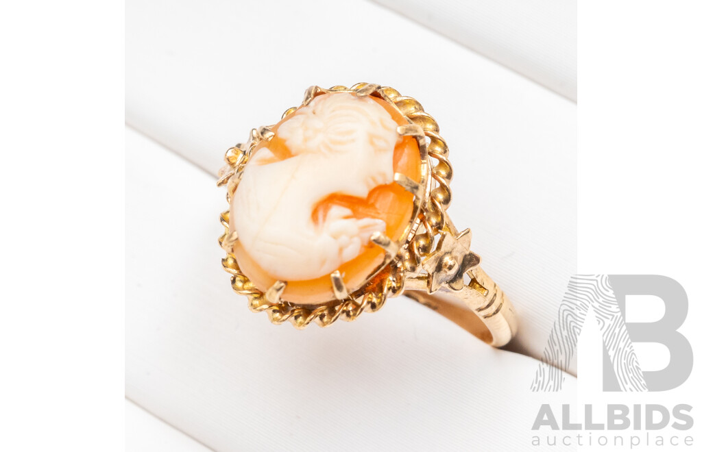 9ct Yellow Gold Vintage Cameo Ring - Size M