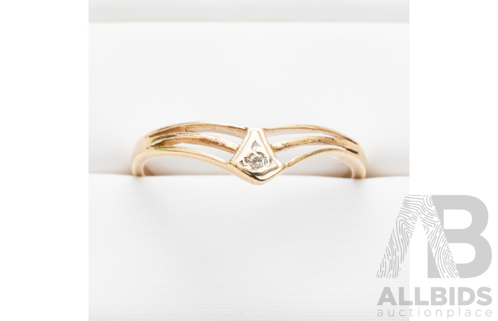 9ct Yellow Gold Ring - Size L.5