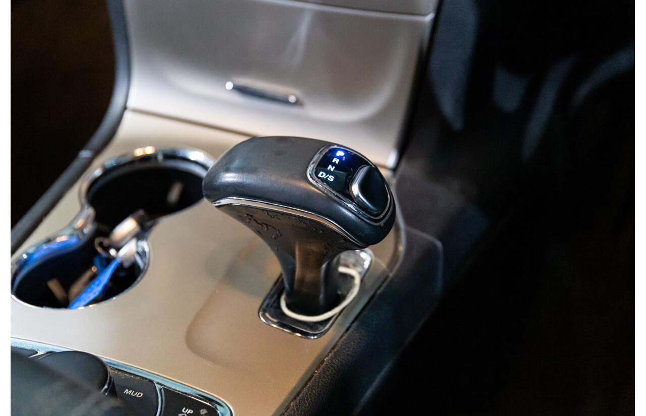 6/2013 Jeep Grand Cherokee Overland (4x4) WK MY14 4d Wagon True Blue Metallic V6 3.6L