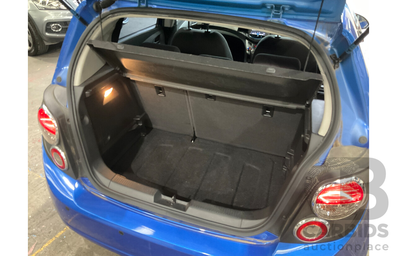 10/2014 Holden Barina CD TM MY14 4d Sedan Boracay Blue Metallic 1.6L