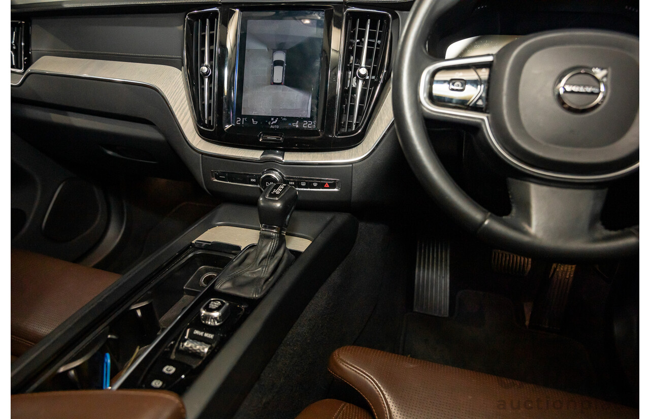 06/2018 Volvo XC60 D4 Inscription (AWD) AWD 246 MY19 4d Wagon Maple Brown Metallic Turbo Diesel 2.0L