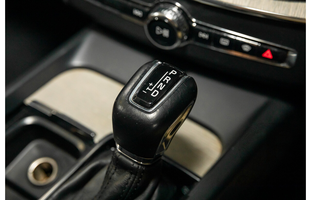 06/2018 Volvo XC60 D4 Inscription (AWD) AWD 246 MY19 4d Wagon Maple Brown Metallic Turbo Diesel 2.0L