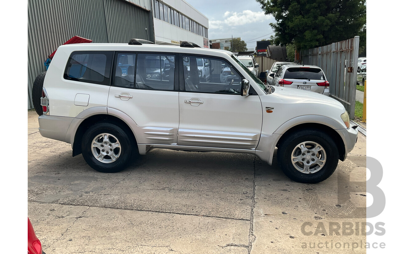 8/2000 Mitsubishi Pajero Exceed GLS LWB (4x4) NL 4d Wagon White 3.5L