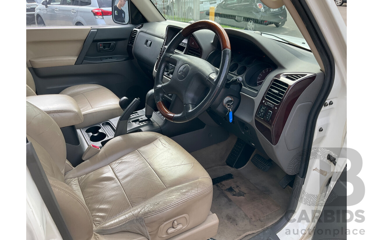 8/2000 Mitsubishi Pajero Exceed GLS LWB (4x4) NL 4d Wagon White 3.5L