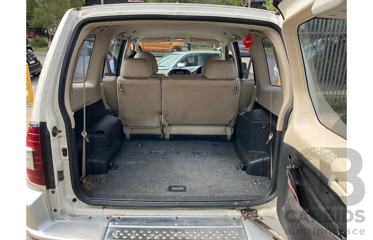 8/2000 Mitsubishi Pajero Exceed GLS LWB (4x4) NL 4d Wagon White 3.5L