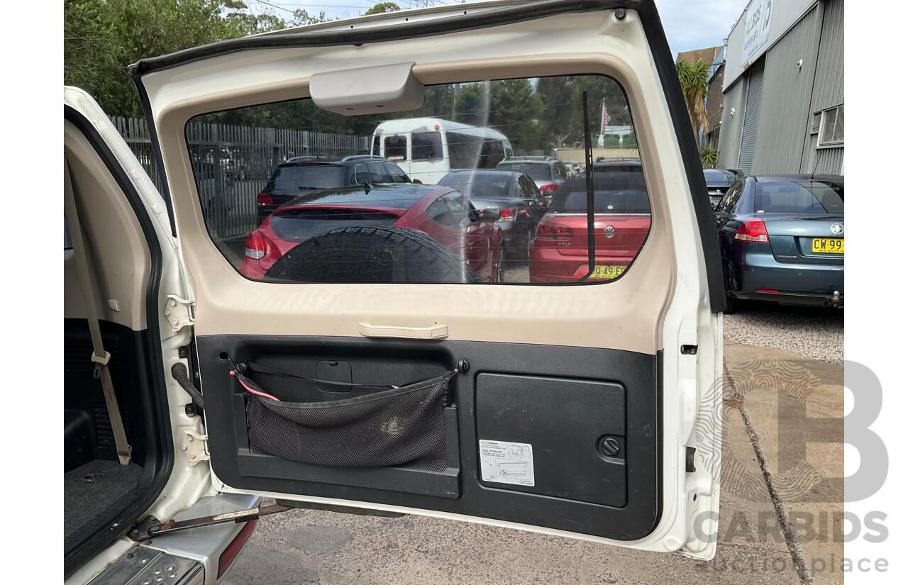 8/2000 Mitsubishi Pajero Exceed GLS LWB (4x4) NL 4d Wagon White 3.5L