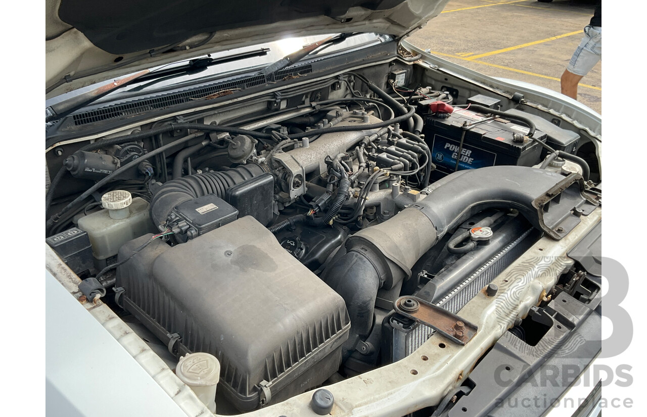 8/2000 Mitsubishi Pajero Exceed GLS LWB (4x4) NL 4d Wagon White 3.5L