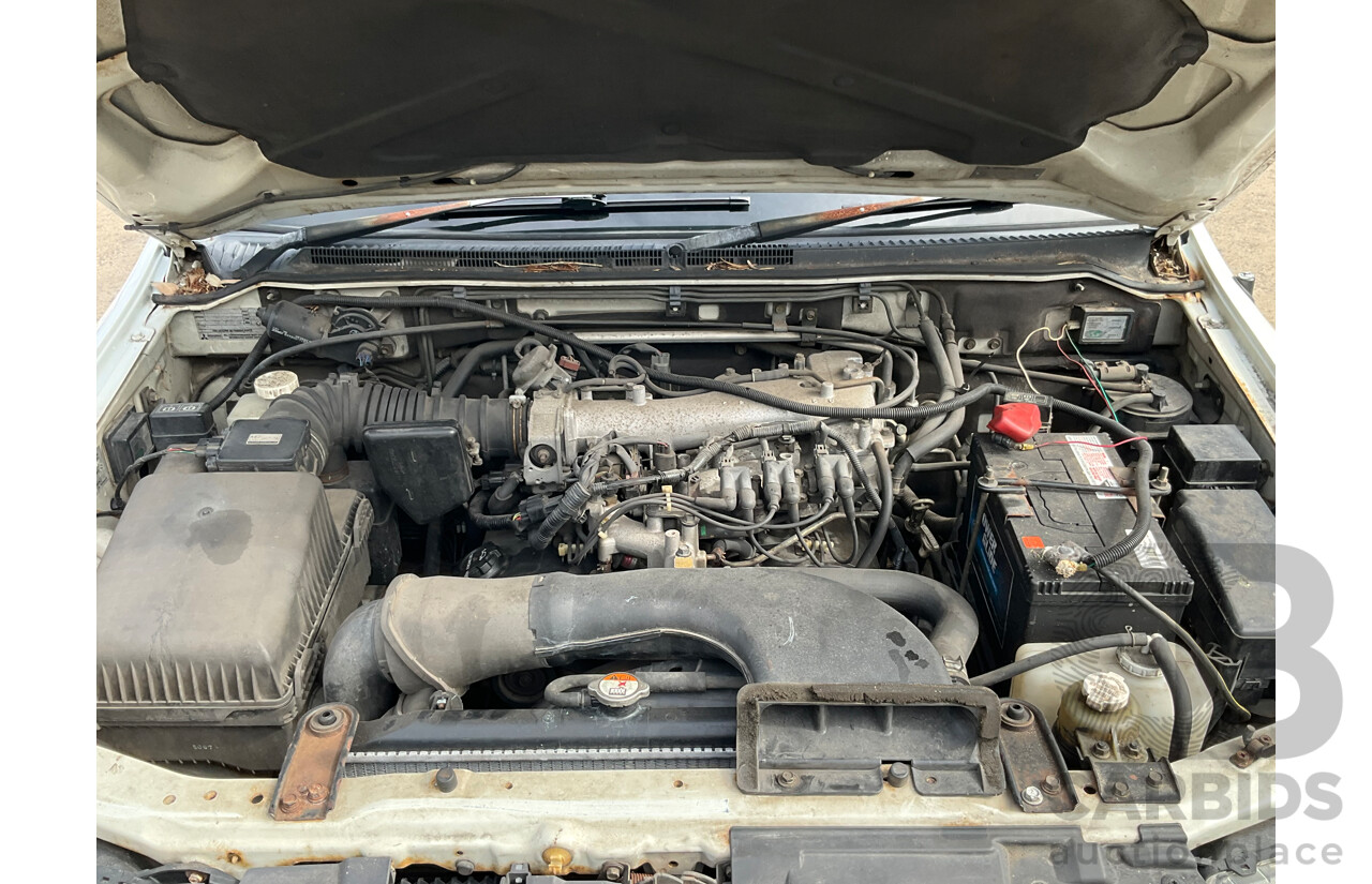 8/2000 Mitsubishi Pajero Exceed GLS LWB (4x4) NL 4d Wagon White 3.5L