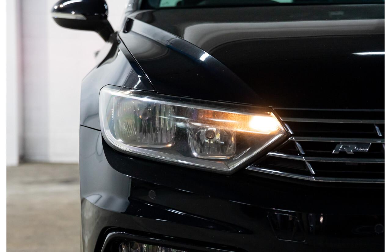 07/2016 Volkswagen Passat 132 TSI Comfortline (FWD) 3C MY16 4d Wagon Deep Black Pearl Turbo 1.8L