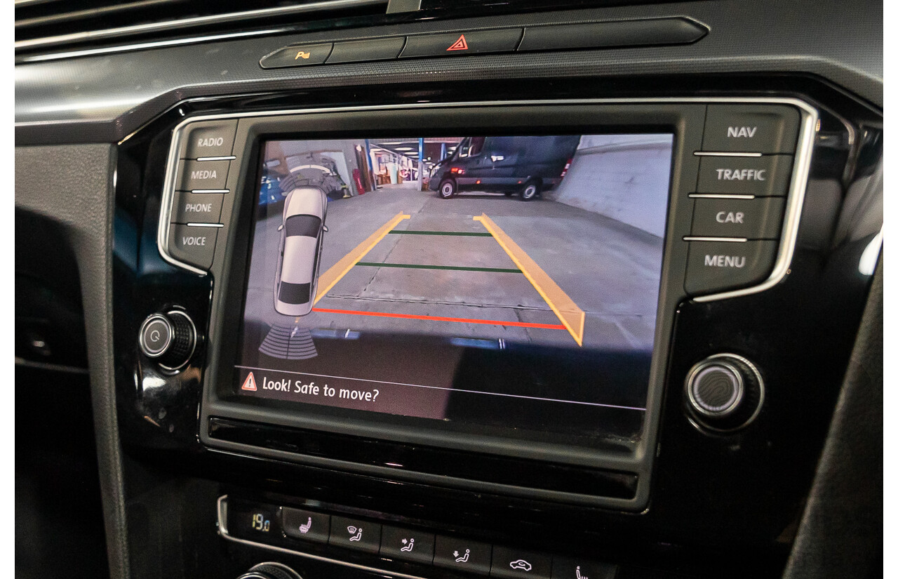 07/2016 Volkswagen Passat 132 TSI Comfortline (FWD) 3C MY16 4d Wagon Deep Black Pearl Turbo 1.8L