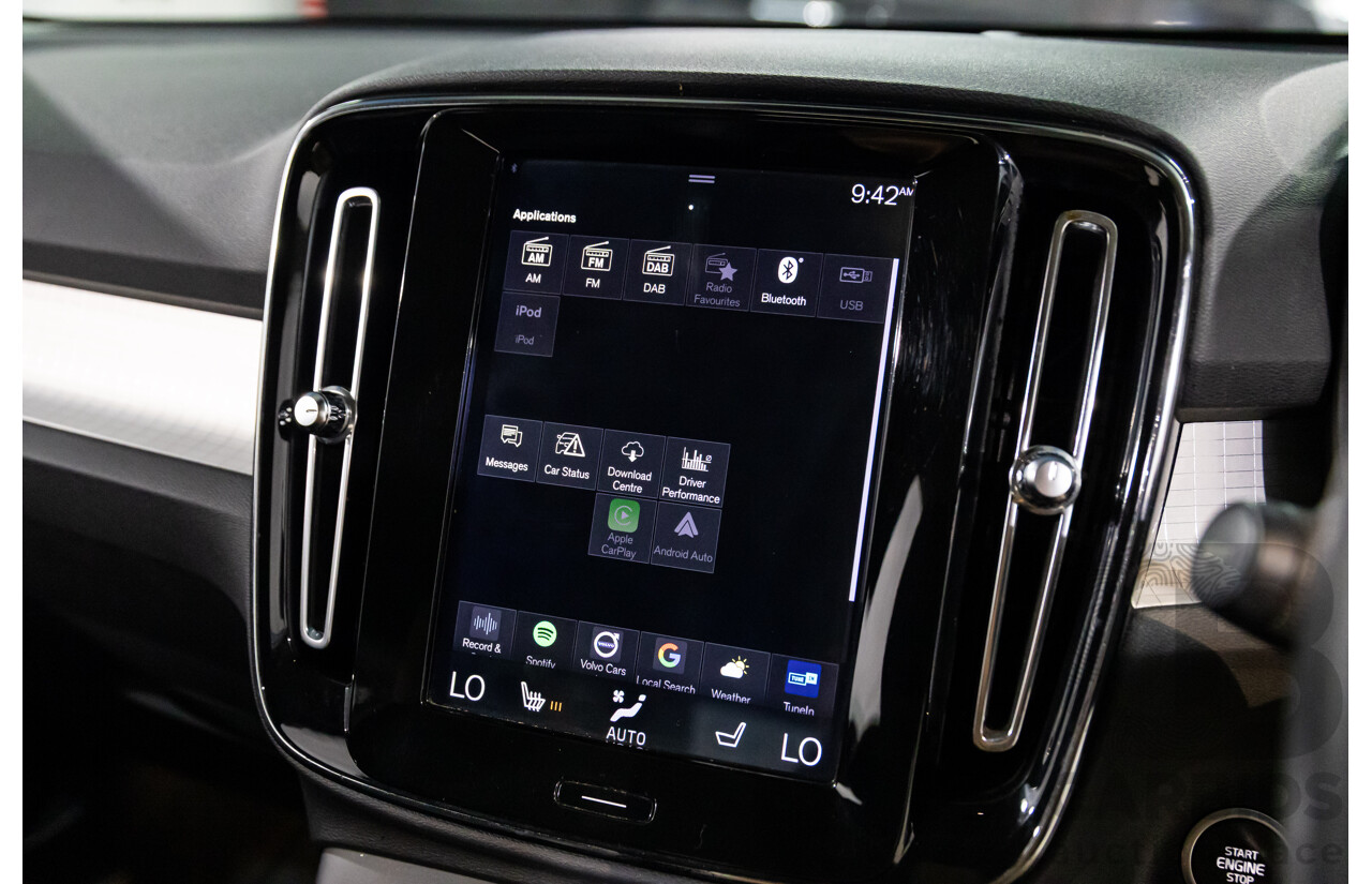 07/2018 Volvo XC40 T5 Momemtum (AWD) 536 MY18 4d Wagon Bright Silver Metallic Turbo 2.0L