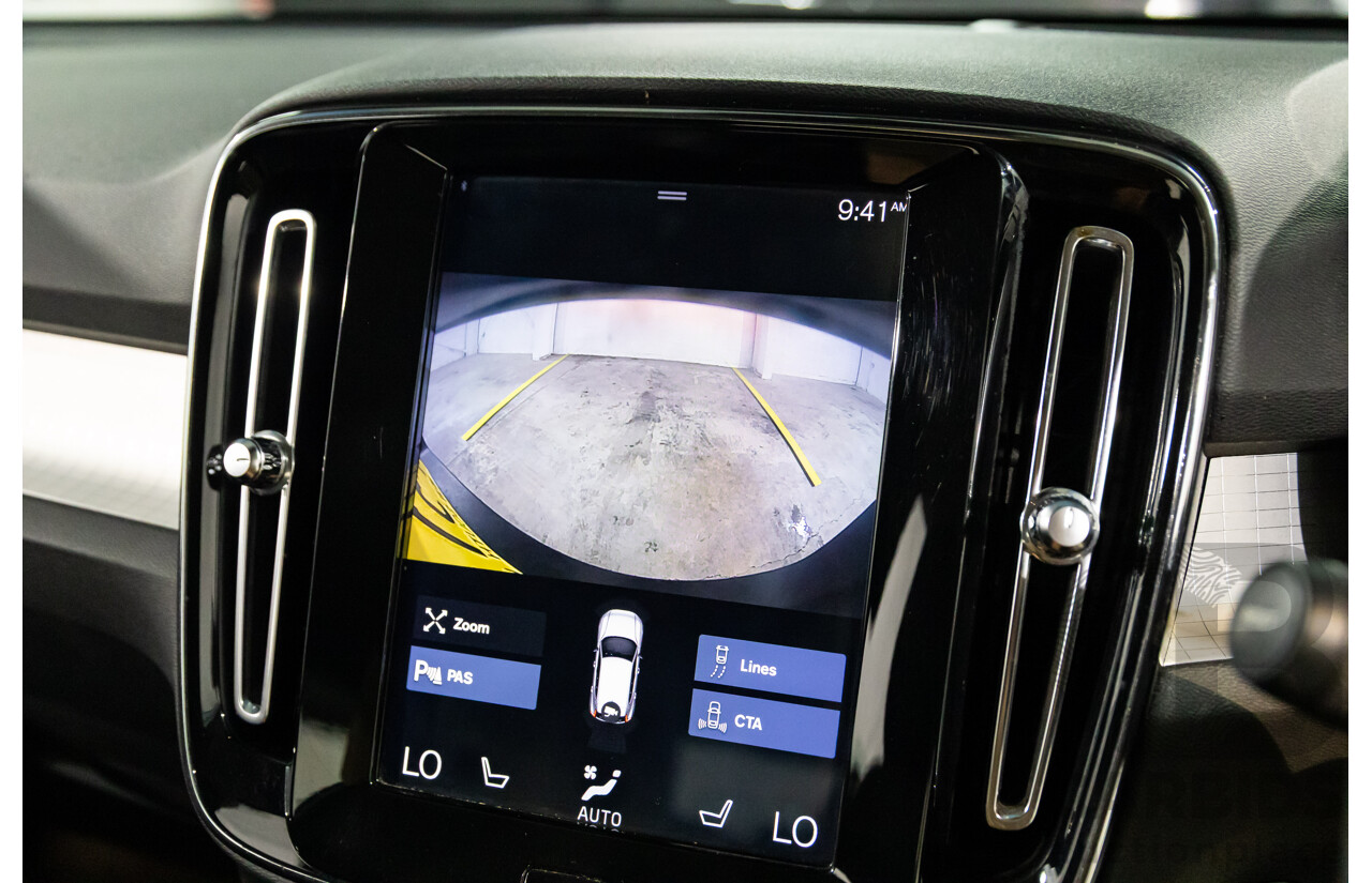 07/2018 Volvo XC40 T5 Momemtum (AWD) 536 MY18 4d Wagon Bright Silver Metallic Turbo 2.0L