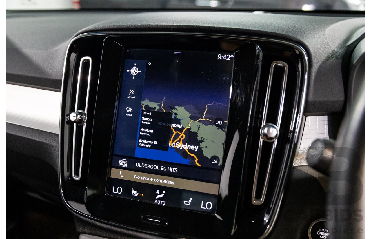 07/2018 Volvo XC40 T5 Momemtum (AWD) 536 MY18 4d Wagon Bright Silver Metallic Turbo 2.0L