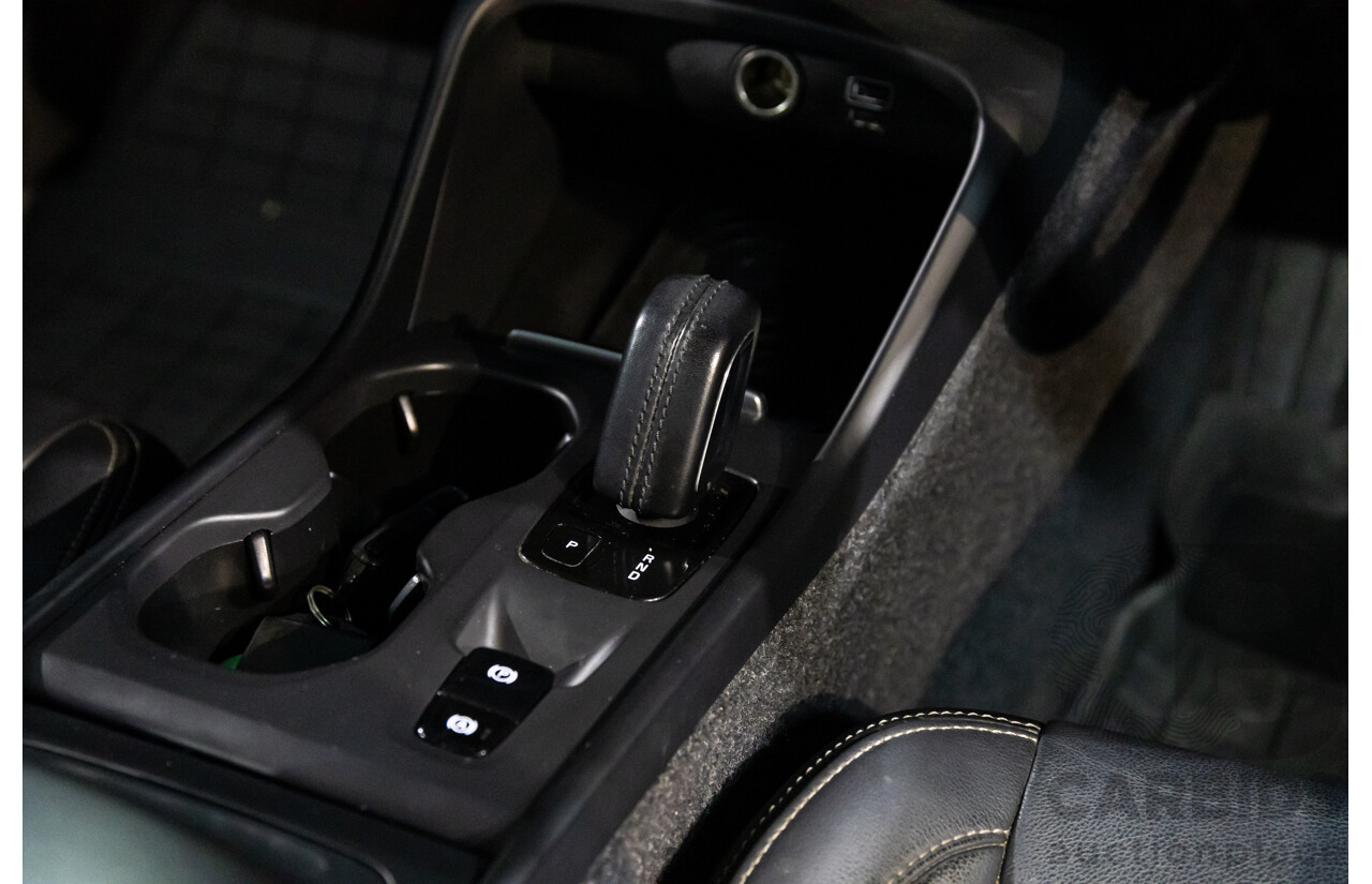 07/2018 Volvo XC40 T5 Momemtum (AWD) 536 MY18 4d Wagon Bright Silver Metallic Turbo 2.0L