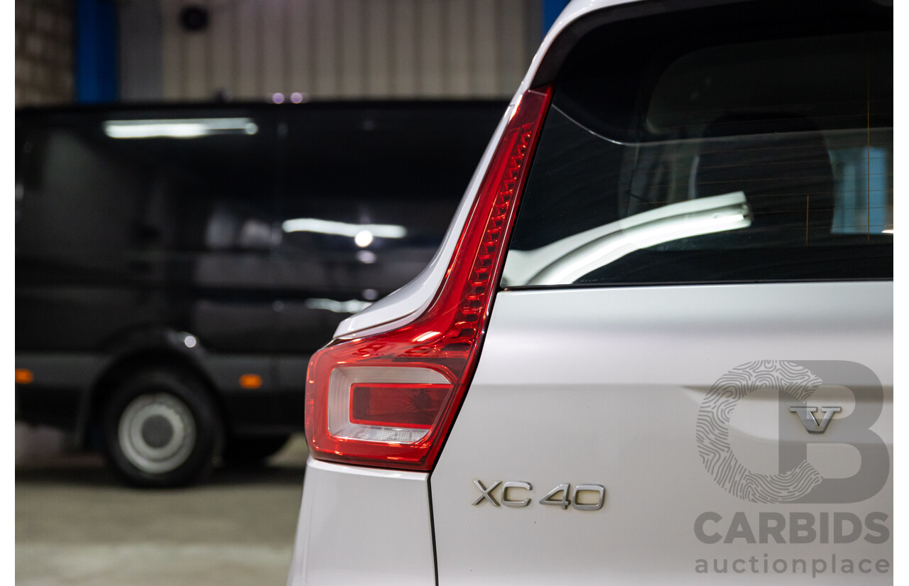 07/2018 Volvo XC40 T5 Momemtum (AWD) 536 MY18 4d Wagon Bright Silver Metallic Turbo 2.0L